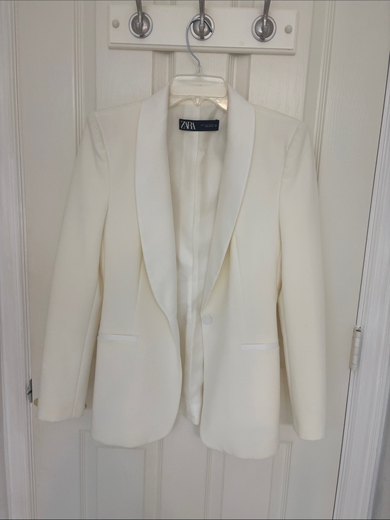 Zara Jackets & Blazers - ZARA Ivory Satin Lapel Blazer Jacket